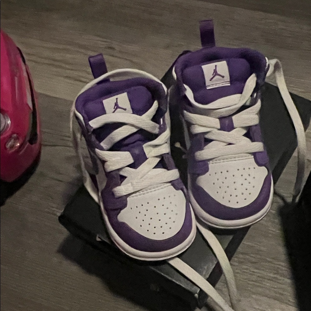 Baby girl Jordan’s size 4